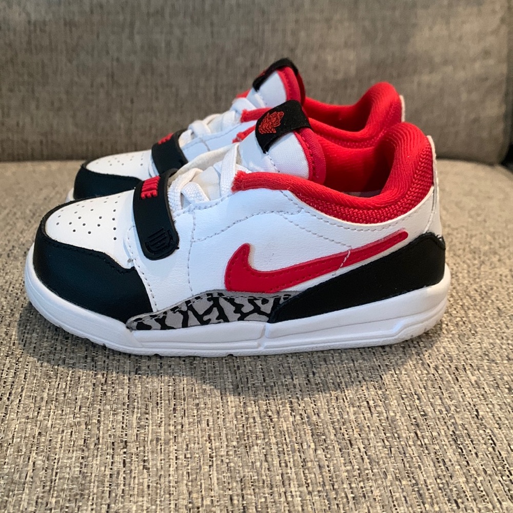 Nike Air Jordan 312 low basketball shoe - toddler size 7C - barely worn